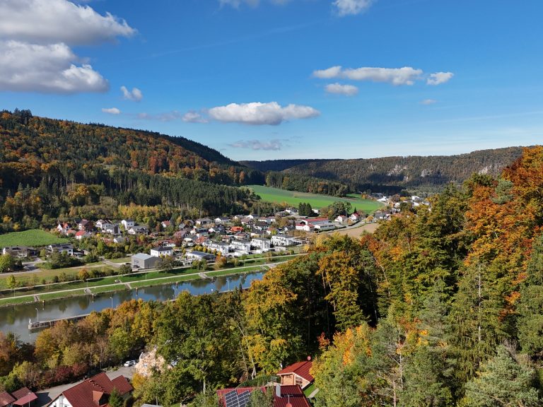 Riedenburg: 1.066 m² GS mit unverbaubarem Blick – auch komplett mit 2.198 m² erhältlich 9 GS Rid Ausblick