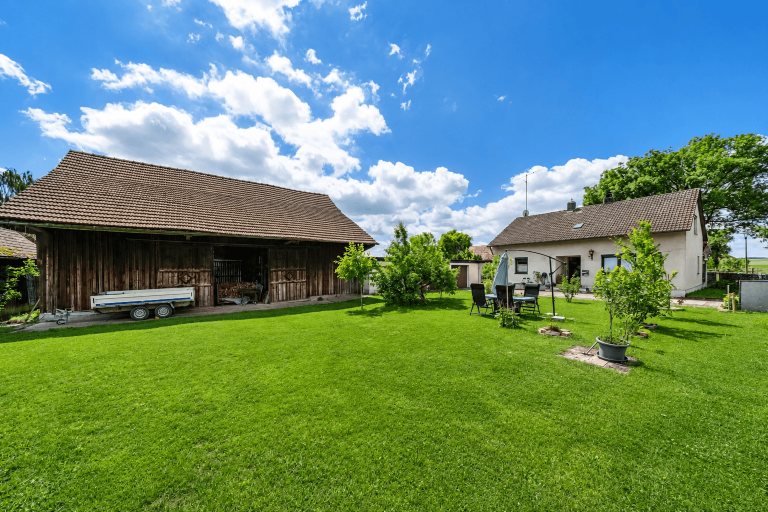 Kleines Paradies im Grünen: Modernisiertes Anwesen mit großzügigem Garten und echtem Potenzial 9 ChatGPT Image 30. Juli 2026, 19_09_52